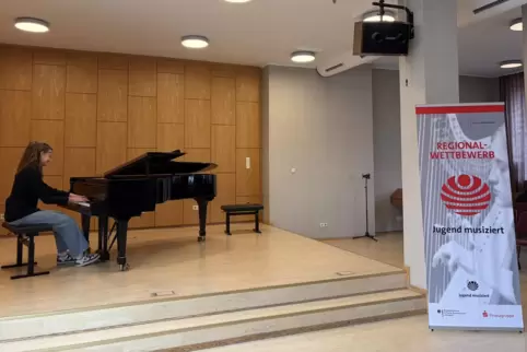 Malena Johanna Reif (14) am Klavier: Das Instrument soll auch später Teil ihres Lebens bleiben. 