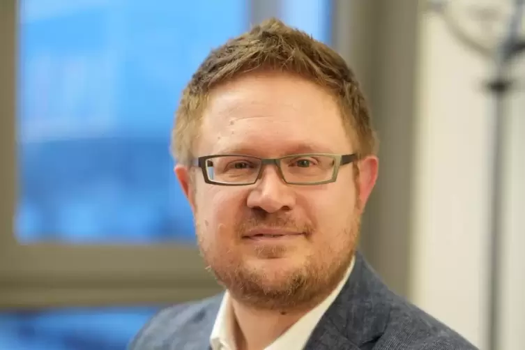 Dennis Steininger ist seit Dezember 2024 Gesch&auml;ftsf&uuml;hrer des Business and Innovation Center Kaiserslautern. 