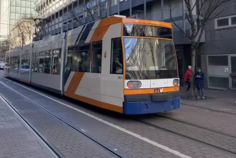 Eine Ludwigshafener Straßenbahn am Dienstag in einen Unfall verwickelt. 