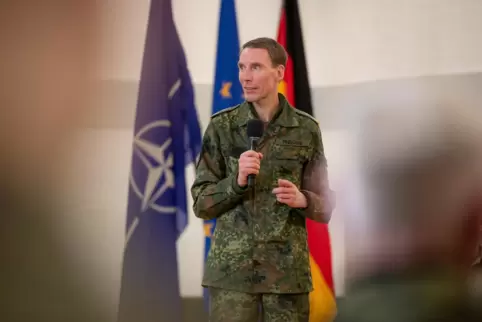 Der Inspekteur des Heeres, Christian Freuding, sprach am Mittwoch in Altenstadt vor zahlreichen Kommandeuren des Heeres. 