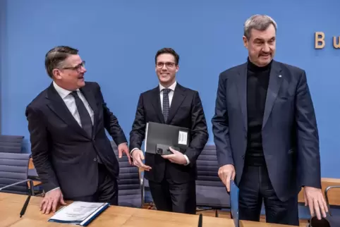 Boris Rhein, Manuel Hagel und Markus Söder (von links). 
