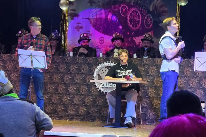 Mit humorvoll vorgetragenen wahren Geschichten aus dem Familienleben sind Bodo, Constantin und Philipp Burgey ein Garant für app