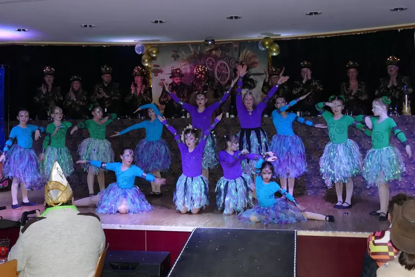 Die Dance Kids Dreisen, trainiert von Leni Knauber und Lara Heitmann, zeigten einen sehenswerten Showtanz.