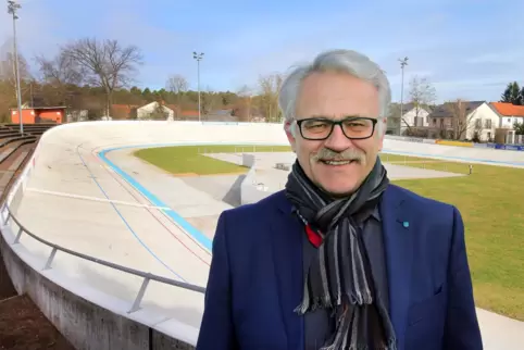 Altbürgermeister Peter Eberhard wird die Führung leiten. 