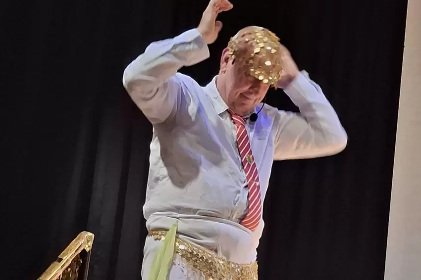 »De Dunnerschberger« alias Präsident Günter Bräun vom Donnersberger Carneval Verein sprang kurzfristig für eine erkrankte Redner