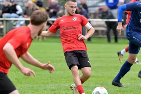 David Sautmann (Mitte) spielte in dieser Runde bereits 15-mal für Berghausen. 