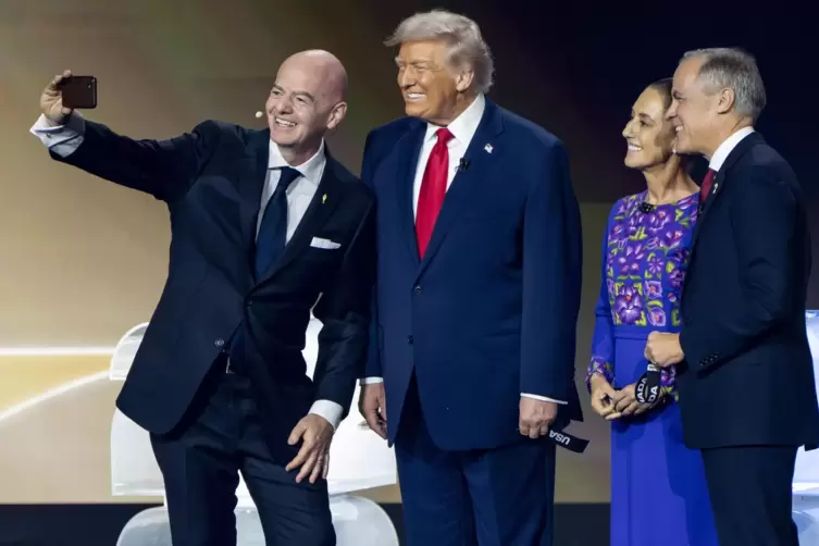 Ein inzwischen legend&auml;res Selfie: Gianni Infantino und Donald Trump. 
