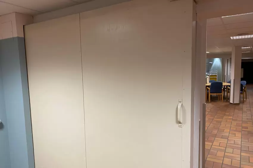 Funktioniert noch: Brandschutztür im Erdgeschoss.