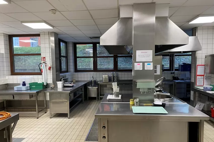 Die Großküche im Keller: Hier wurden pro Tag bis zu 300 Mittagessen gekocht.