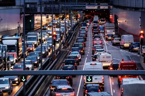 Die EU hat ihren Mitgliedsstaaten Milliarden zur Verfügung gestllt, um den Berufsverkehr zu entschlacken. 
