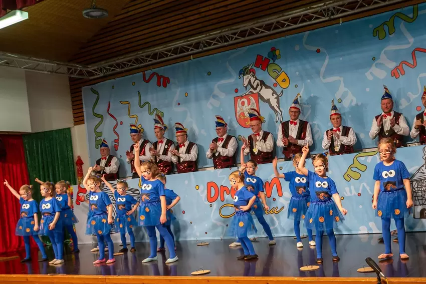 Auch die kleinen Tanzmäuse standen auf der Bühne.