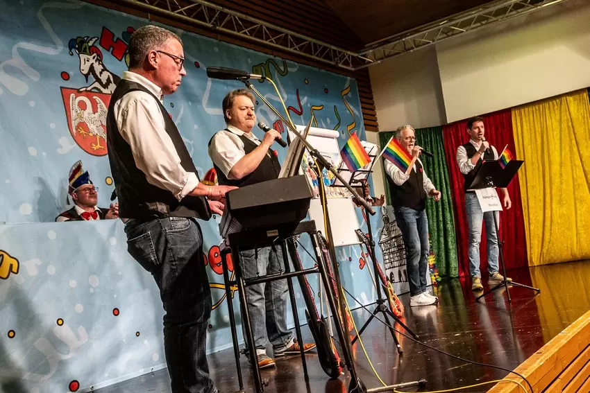 Das Singen mit künstlicher Inteligenz nahmen die Singfreunde Steinbach unter die Lupe.
