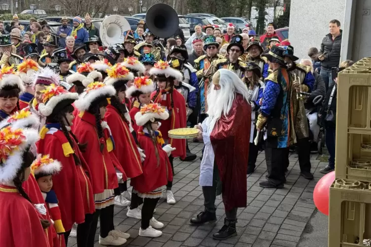 Kr&auml;fte b&uuml;ndeln mit dem Zaubertrank des Druiden der KV Rheinschanze, bevor es zum Sturm auf die Molkerei geht.