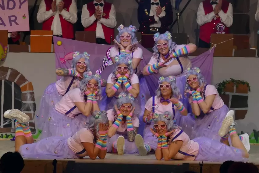 The NEW KIDS als Candy Girls unter der Leitung von Anna-Barbara Klag und Anna Wendel.