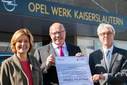 Auf die Grundsteinlegung folgte nicht mehr viel: Malu Dreyer, damals Ministerpräsidentin, Peter Altmaier, damals Bundeswirtschaf