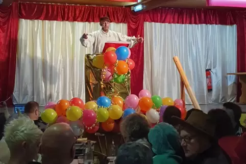 Die Kappesitzung in Steinbach hat mit ihren verschiedenen Programmpunkten beim Publikum für allerhand gute Laune gesorgt. 