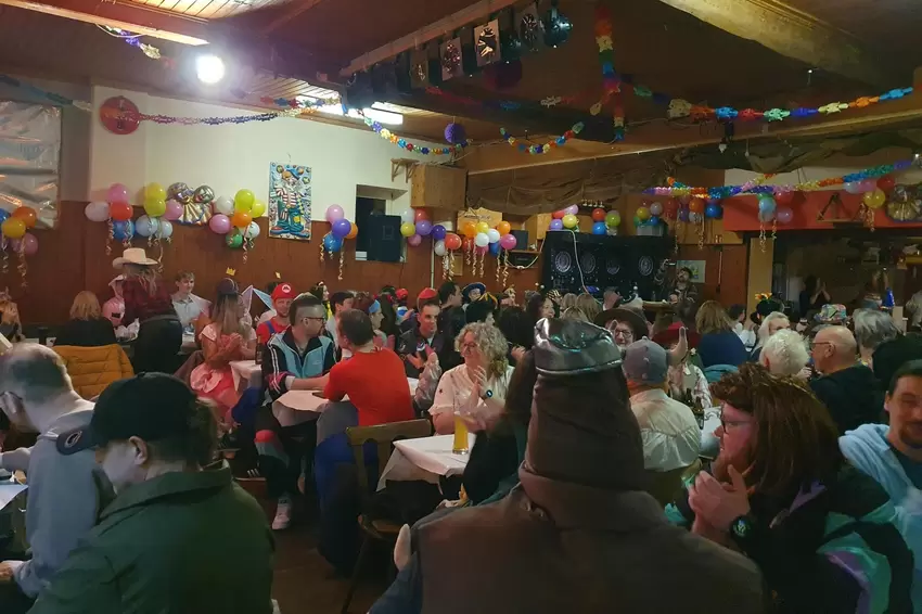 Die Kappesitzung in Steinbach hat mit ihren verschiedenen Programmpunkten beim Publikum für allerhand gute Laune gesorgt.