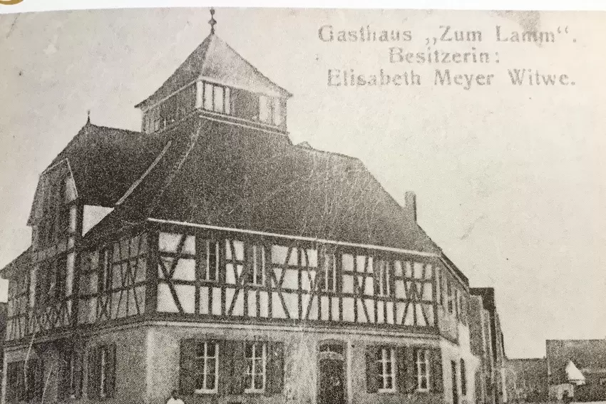 »Zum goldenen Lamm« in Dudenhofen, Foto von 1905.