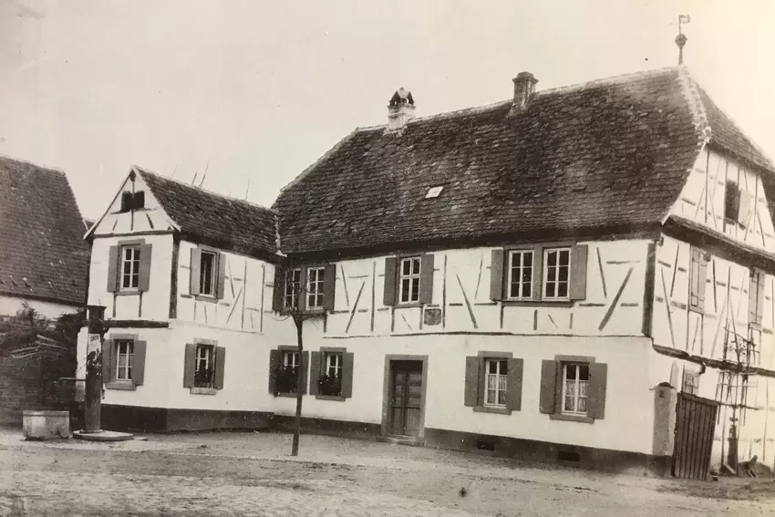 Ehemalige Gaststätte »Zur Blume« in Dudenhofen, 1960 abgerissen, Bild von 1904.