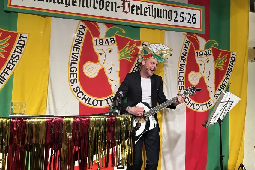 In seinem eigens gedichteten Pfalzlied kamen manche Pfälzer Orte weniger gut weg.