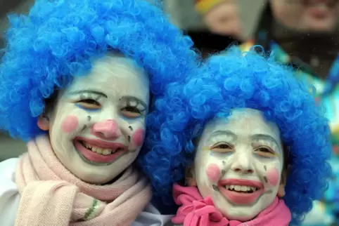 Mit einem Clown kann bei der Fasnachtsparty in der Kita oder der Schule nichts schief gehen. Mit einem Clown kann bei der Fasnachtsparty in der Kita oder der Schule nichts schief gehen.