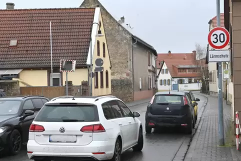 Runter vom Gas: In Friedelsheim herrscht seit Kurzem Tempo 30. 