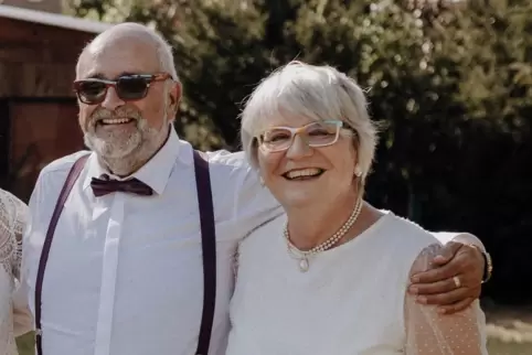 Seit 38 Jahren verheiratet: Christine und Ralph Gölzer. Seit 38 Jahren verheiratet: Christine und Ralph Gölzer.