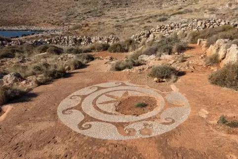 Ein Mosaik bei Cape Matapan, das der Boden eines Bads gewesen sein könnte. 