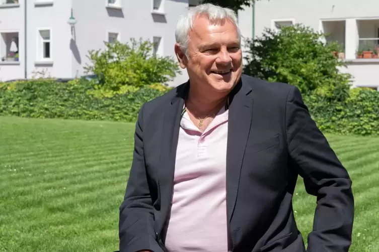 Bau AG-Chef Thomas Bauer im Fischerpark.