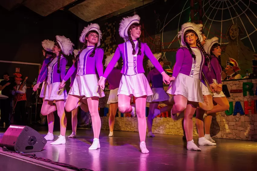 Schautanz mit der Tanzgruppe Lila Funken aus Weidenthal in Erlenbach.