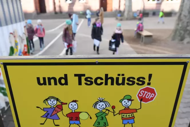 »Und Tschüss!« – Mit dem Ende der vierten Klasse beginnt für viele Kinder das Abenteuer an einer neuen Schule.