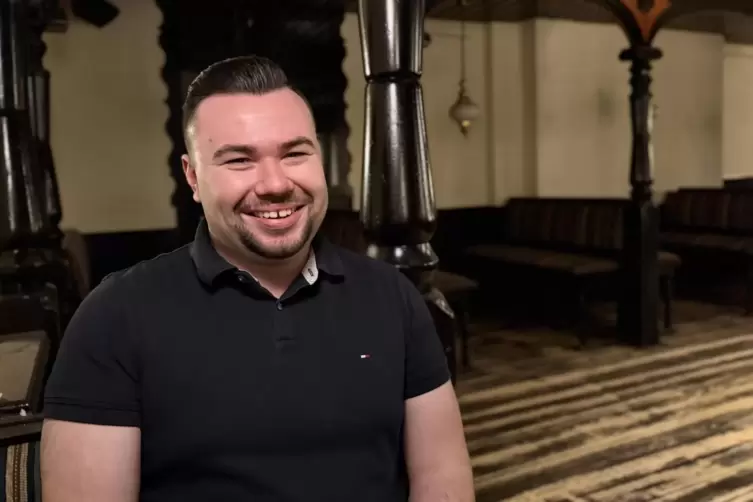 Kai Aigner ist der neue P&auml;chter des Traditionslokals Le Bistro in Gr&uuml;nstadt.