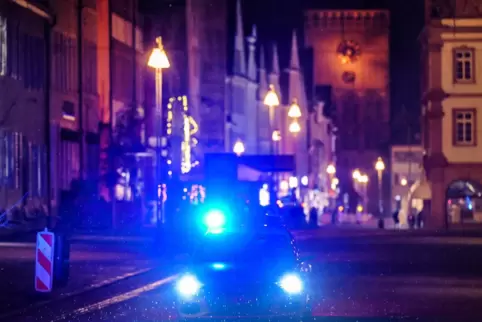 Polizeieinsatz in der Maximilianstraße: Ein 53-jähriger Speyerer hat die Ordnungshüter vielfach beschäftigt.