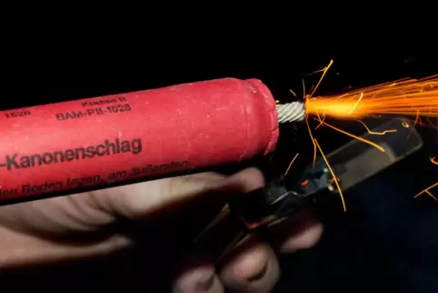 Durch den Missbrauch von Feuerwerk werden immer wieder Menschen verletzt – auch Unbeteiligte.