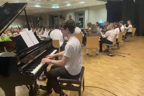 Die Musikschule Leiningerland haute auch bei der Verabschiedung des bisherigen Bürgermeister Klaus Wagner und der Einführung sei