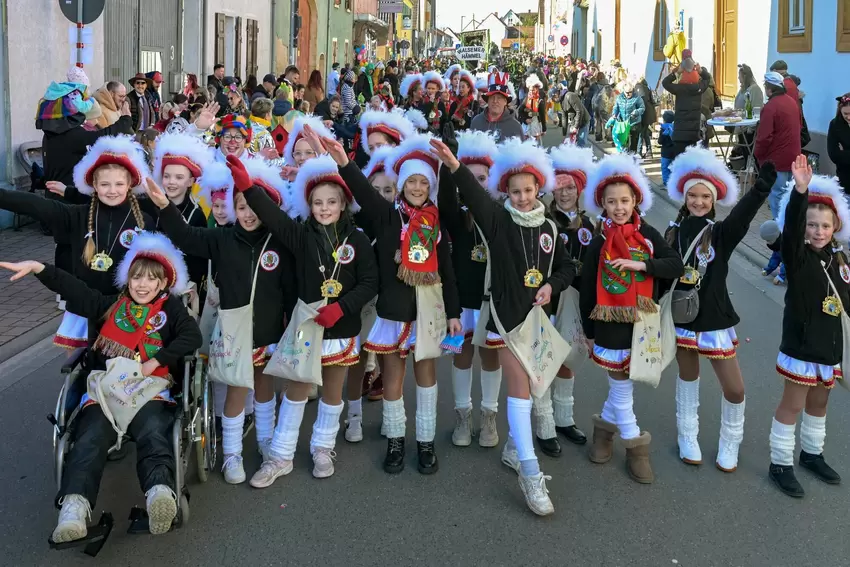 In toller Garde-Uniform: die Uno-Kindergarde.
