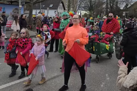 5000 Besucher hat der Mutterstadter Umzug angezogen. Mit dabei auch der Sportclub Mutterstadt.