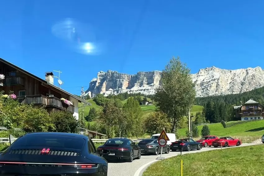 »Viele leere Bergpässe und günstiges Super Plus« wünscht sich Nils Dahlhauser.