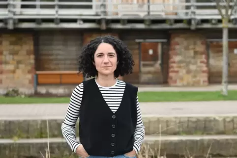Gülistan Melchior ist in Bad Dürkheim geboren und aufgewachsen. 