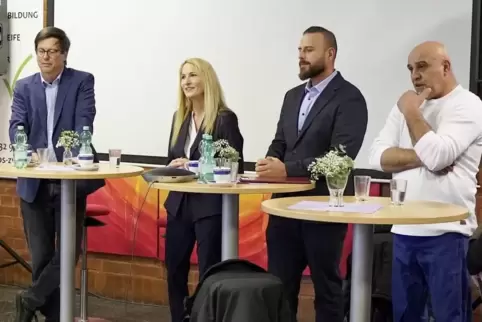 Die vier Kandidaten beim Demokratietag an der BBS Zweibrücken vergangene Woche (von links): Marold Wosnitza, Christina Rauch, Ch
