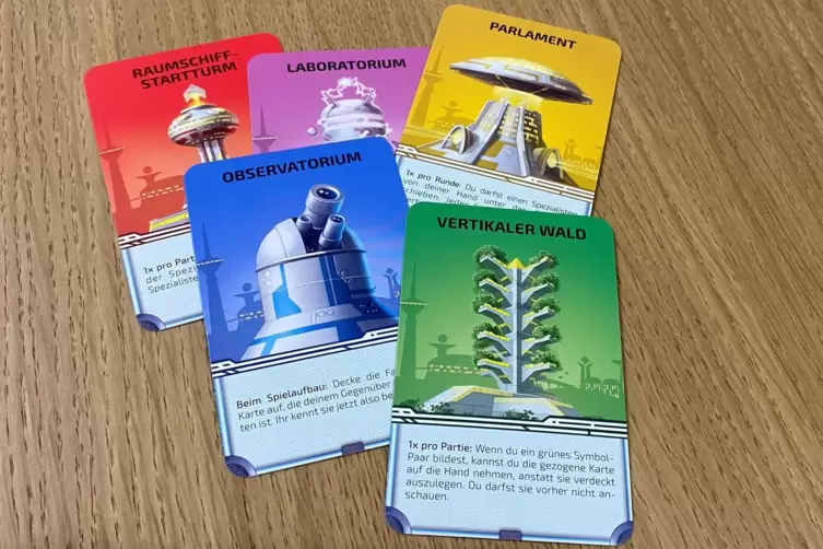 Im Profi-Modus kommen Geb&auml;udekarten hinzu. 