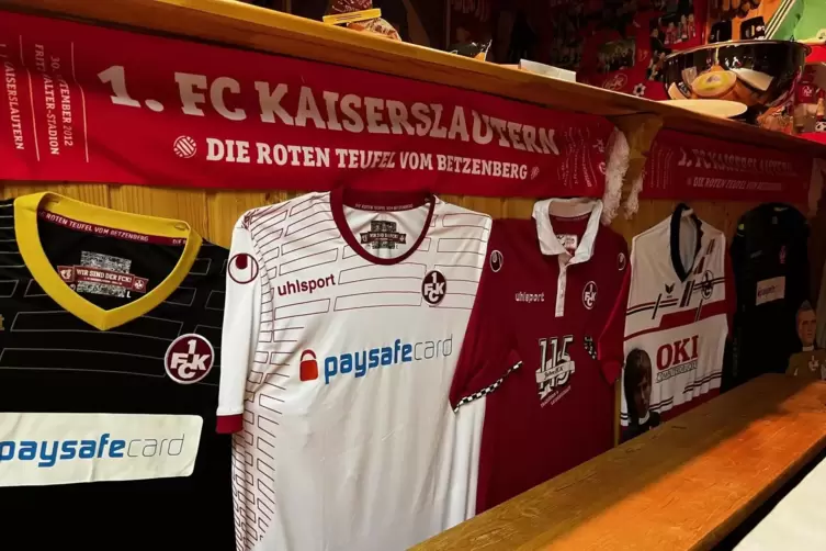 Auch der 1. FC Kaiserslautern weist eine spannende Trikohistorie auf.