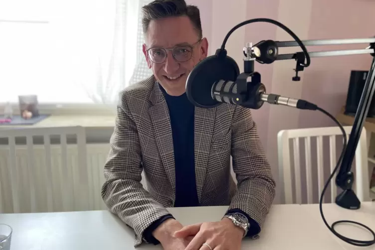 Und schlie&szlig;lich: Christian Sauer. Er hatte sogar etwas mitgebracht &ndash; das Frage-und-Antwort-Spiel mit Berlinern vers&uuml;&szlig;t. 