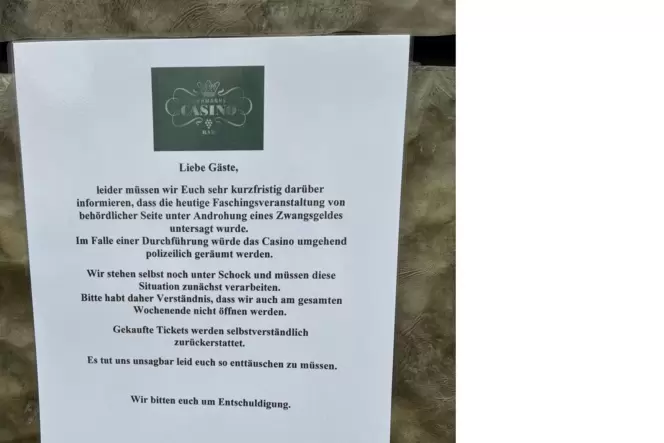 Ein Aushang informierte darüber, dass die Veranstaltung ausfiel.