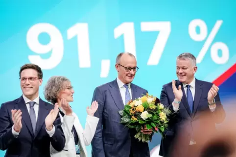 Viel Applaus für den Kanzler: Auf ihrem Parteitag hält die CDU zusammen. 