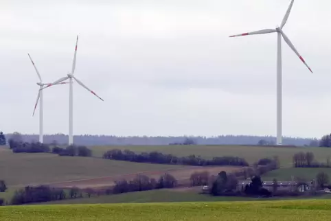 Auf dem Renkersberg bei Webenheim gibt es heute schon Windkraftanlagen. Auf dem Renkersberg bei Webenheim gibt es heute schon Windkraftanlagen.