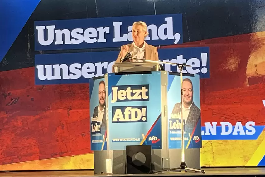Alice Weidel lässt sich in der Donnersberghalle von 1000 Besuchern feiern.