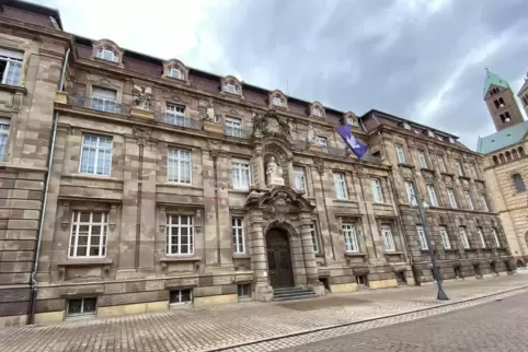 Stadthaus: Sitz der Oberbürgermeisterin. Stadthaus: Sitz der Oberbürgermeisterin.