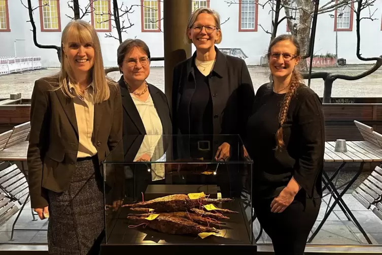 Fund vorgestellt (von links): Birgit Heide, Heike Otto, Simone Schneider und Bettina H&uuml;nerfauth. 