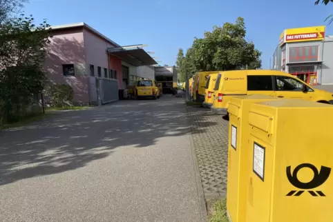 Der ehemalige Post-Zustellstützpunkt (links) in der Gottlieb-Daimler-Straße hat einen neuen Nutzer gefunden. Der ehemalige Post-Zustellstützpunkt (links) in der Gottlieb-Daimler-Straße hat einen neuen Nutzer gefunden.